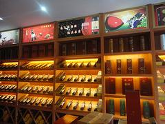 湖北价格合理的烟酒展柜【供销】，汉阳烟酒展示架