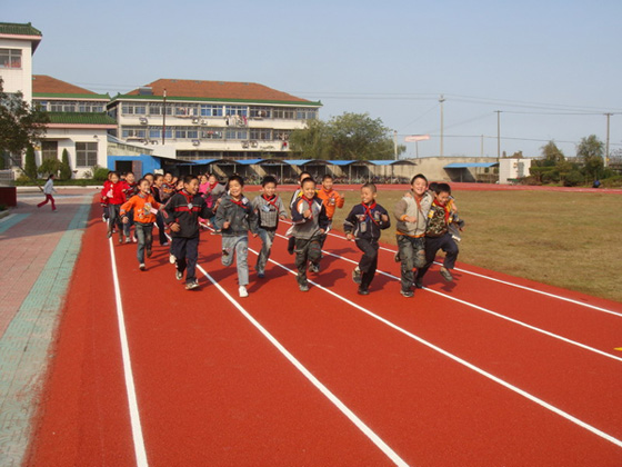 进秋塑胶跑道铺装 学校塑胶跑道 透气型跑道 质量保证