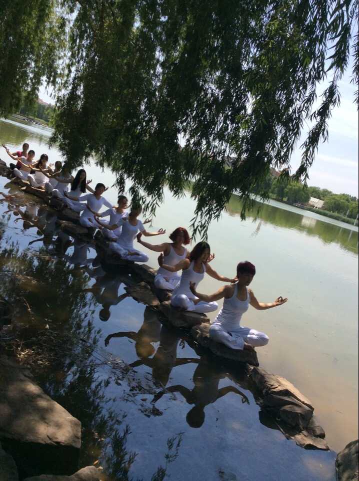 城阳专业瑜伽培训城阳瑜伽资深导师授课城阳瑜伽哪家好普瑞斯特