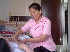 云南哪家昆明月子护理中心公司好：昆明育儿嫂信息