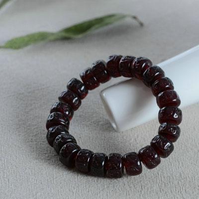 血珀雕刻扁珠手串世纪琥珀坊海林