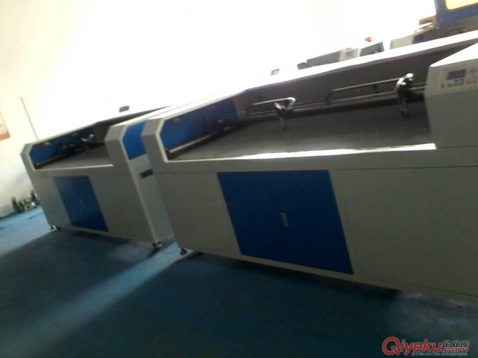 1610機型1995機型全自動送料服裝輔料激光裁床 供應無縫粘接內衣面料激光切割機-無塵布料激光切割機