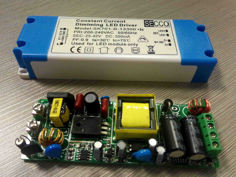 18W  0/1-10V LED調(diào)光電源 SK702-B-18300   SAA/TUV/CE