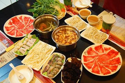 山東小火鍋培訓(xùn)中心—專業(yè)小吃技術(shù)學(xué)習(xí)班原始圖片3