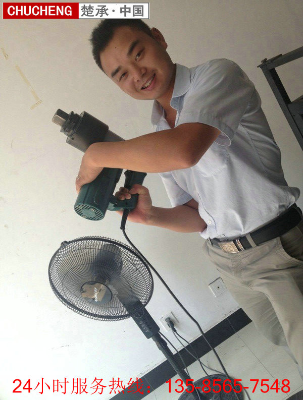 數顯扭力扳手性能可靠電動扭矩扳手
