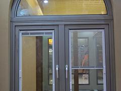 供應(yīng)福建熱賣銅門_泉港仿銅門