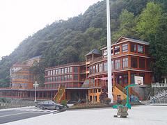 山東豪華別墅建造哪家比較好_中國gd木屋建造