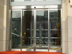 海西工業提升門：高質量的自動感應門盡在鑫凱門門業