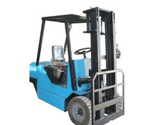 哪里能買(mǎi)到超好用的水泥磚叉車_水泥磚叉車批發(fā)價(jià)格