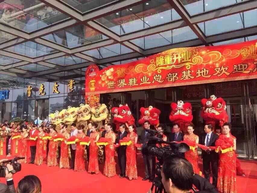 東莞拱門空飄租賃-東莞彩旗升空氣球租賃-禮炮音響租賃