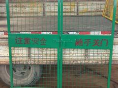 金昌施工電梯防護門廠，實惠的電梯防護門哪里有賣