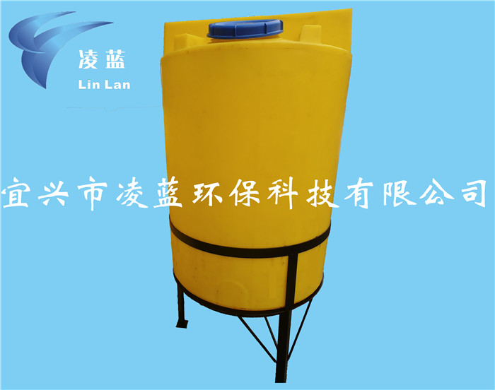 江蘇500L錐底加藥桶原始圖片2