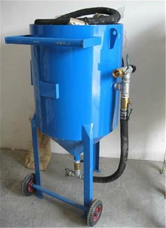 淮安金屬制品強(qiáng)化用KH-4720移動(dòng)噴砂罐 噴砂除銹用噴砂罐原始圖片2