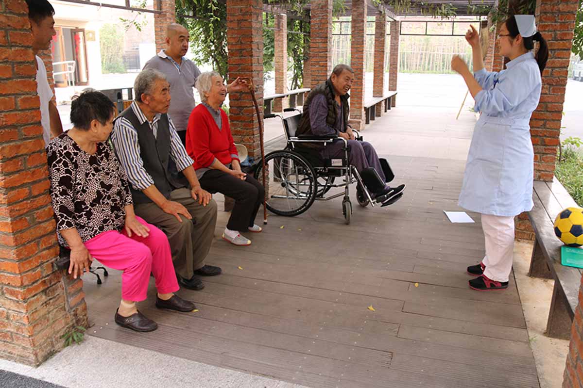 青島新泰康養老院提供zqm的服務