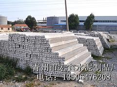 水泥檁條價格：創(chuàng)新型的陽棚立柱盡在宏鑫水泥