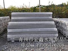 宏鑫水泥提供的陽(yáng)棚立柱銷(xiāo)量怎么樣：出售水泥檁條