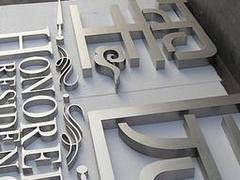 高水平的迷您發(fā)光字資訊：{yl}的迷您發(fā)光字