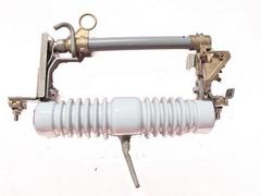 RW12跌落式熔斷器價格行情——供應溫州地區(qū)新品RW12跌落式熔斷器
