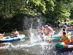 {yl}的方特水上樂園：有口碑的堯山水上漂流，堯山大峽谷漂流提供