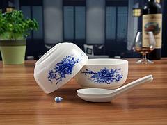 潮州日用瓷餐具價(jià)格——專(zhuān)業(yè)的青花瓷日用餐具套裝供應(yīng)商，當(dāng)選豪達(dá)泡沫