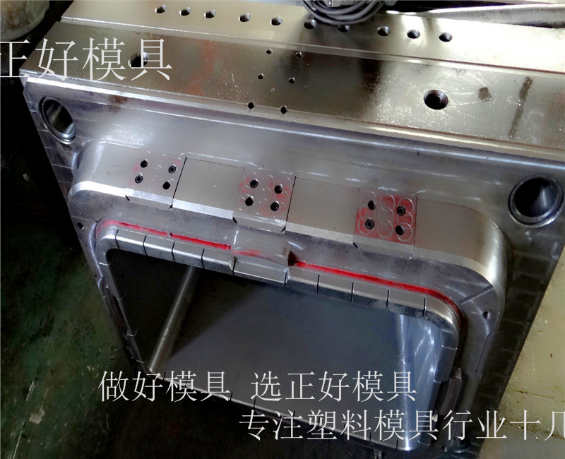 周轉箱模具制造