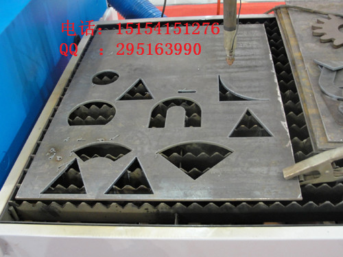 喜迎元旦，天翱數(shù)控tj下料機(jī)25000起！高配木工雕刻機(jī)