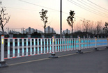寧夏知名的巧工匠道路護(hù)欄，你的不二選擇|優(yōu)質(zhì)的市政道路護(hù)欄圖