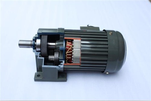 斜齒輪減速電機廠家/斜齒輪減速電機廠家低價銷售/至寶供
