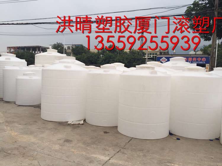 廠家專(zhuān)業(yè)生產(chǎn)塑料水箱PE水塔5立方耐腐蝕塑料化工桶批發(fā)