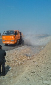 路緣石開溝機(jī)批量生產(chǎn)單位在山東興華公路機(jī)械