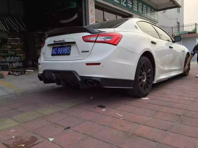 法拉利F12改裝DMC全干碳纖小包圍 廣州易龍改裝
