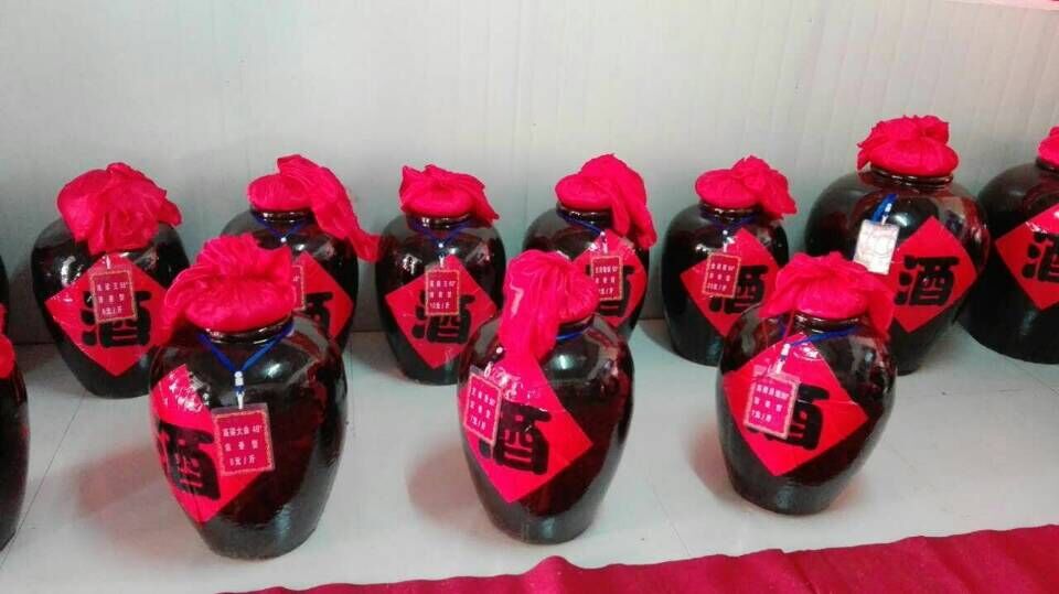 雙十一即將來臨，山東女兒紅散酒生產(chǎn)廠家，臥紅泉搞活動價格優(yōu)惠