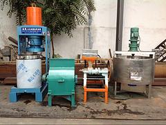 寶山液壓榨油機，供應山東優質的液壓榨油機