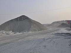 玄武巖金鋼砂廠家_供應山東xjb高的玄武巖金剛砂