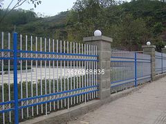 安誠金屬制品專業供應熱鍍鋅圍墻，澳門塑鋼柵欄