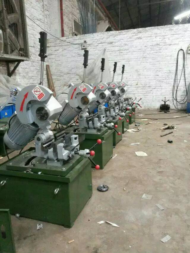 門窗加工設(shè)備鋸機(jī)原始圖片2