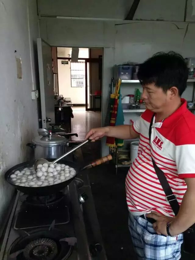 肉丸子的做法大全 味之興zz潮汕肉丸培訓