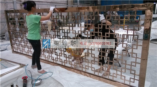 建寧縣不銹鋼鏡面花格屏風(fēng)廠家