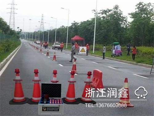 道路交通事故現(xiàn)場防闖入安全預警系統(tǒng)