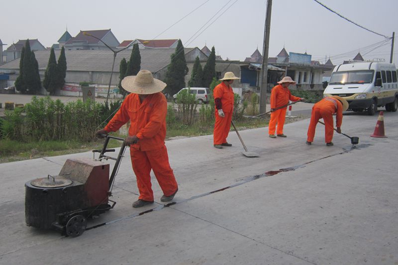 山西忻州路面灌缝胶裂缝修复调整道路呼吸