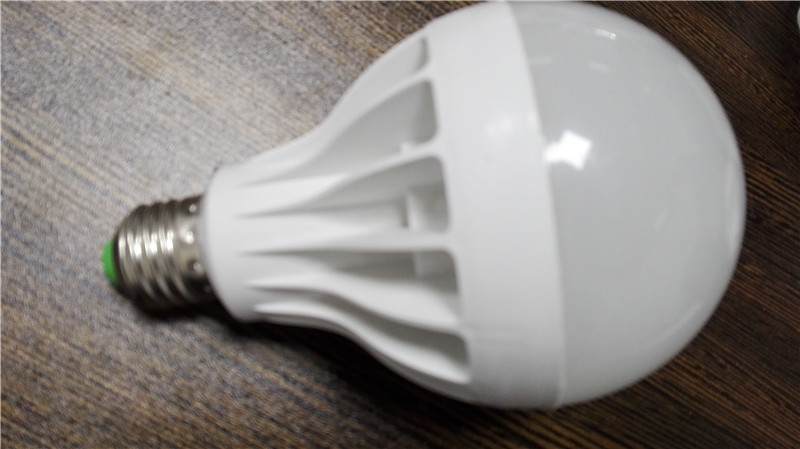 led球泡燈經濟款3W 5791215W注塑廠家仿陶瓷仿菲 pp材質E27燈頭