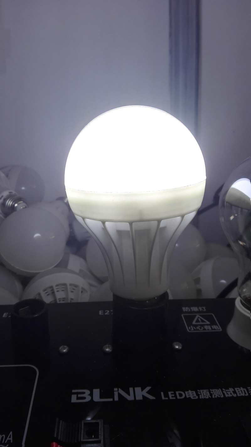 led球泡燈經濟款3W 5791215W注塑廠家仿陶瓷仿菲 pp材質E27燈頭