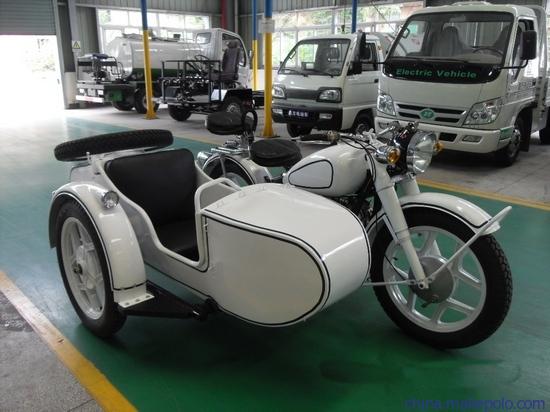 伊春市長(zhǎng)江750邊三輪摩托車(chē) 家用三輪摩托車(chē) 載客代步三輪車(chē)