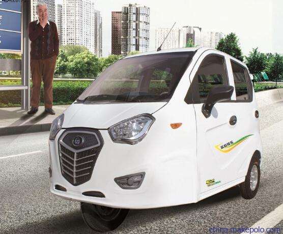 鑫華燃油四輪家用代步車 家用電動汽車圖片，新款老年代步車，接送孩子電動車電池批發(fā)