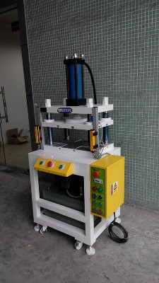 品牌直銷 JPL系列-小型四柱油壓機