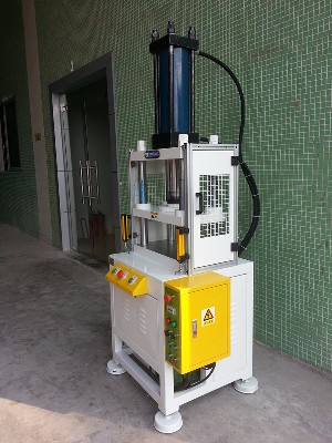 【巨鵬牌】小型液壓機(jī)油壓機(jī)大型液壓機(jī)油壓機(jī)等單柱四柱油壓機(jī)
